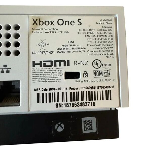 Xbox One S 1Tb Console - Minecraft Creators - Picture 5 of 7